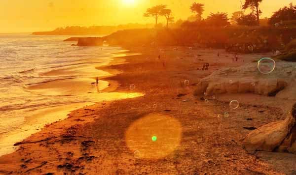 santa cruz beach sunset bubbles-Greg-Goodman-AdventuresofaGoodman-1-tn